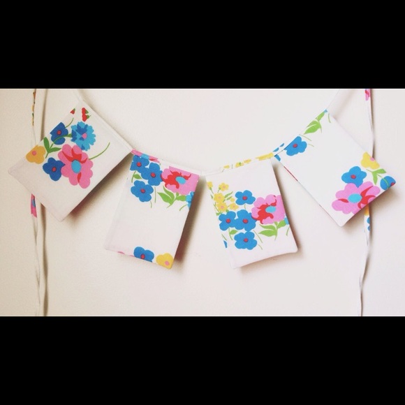 Love Garland Banner, Handmade Christmas Day Bunting - Picture 4 of 5